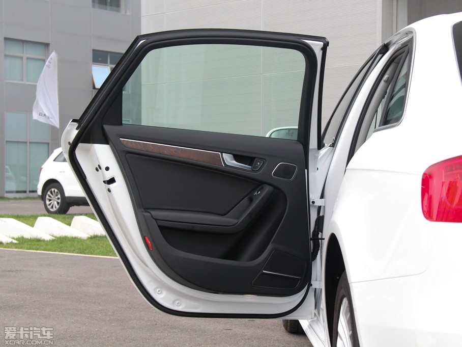 2015WA4L 35 TFSI ԄӼg