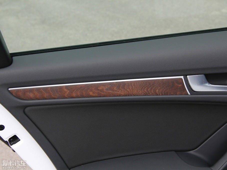 2015WA4L 35 TFSI ԄӼg