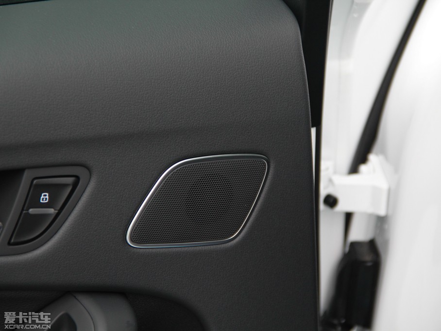 2015WA4L 35 TFSI ԄӼg