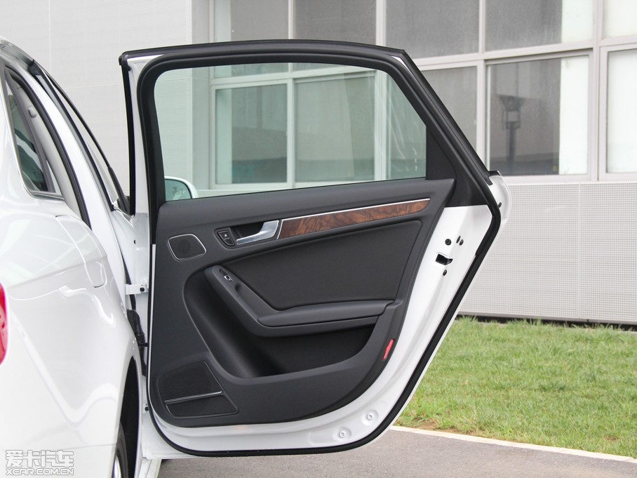 2015WA4L 35 TFSI ԄӼg