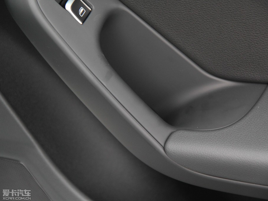 2015WA4L 35 TFSI ԄӼg