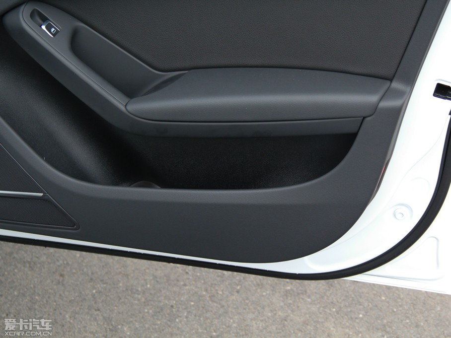 2015WA4L 35 TFSI ԄӼg