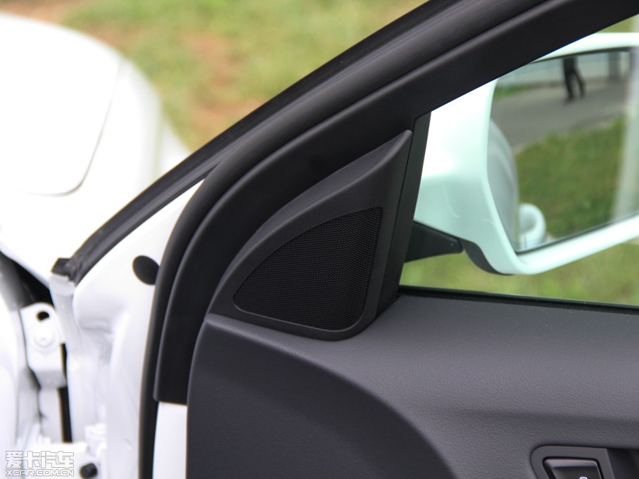 2015WA4L 35 TFSI ԄӼg