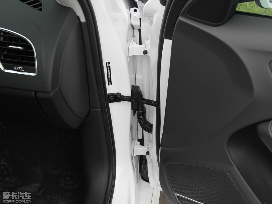 2015WA4L 35 TFSI ԄӼg