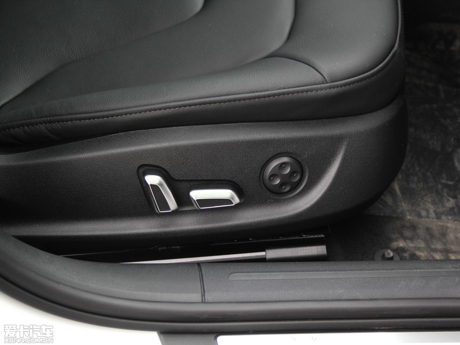 2015WA4L 35 TFSI ԄӼg