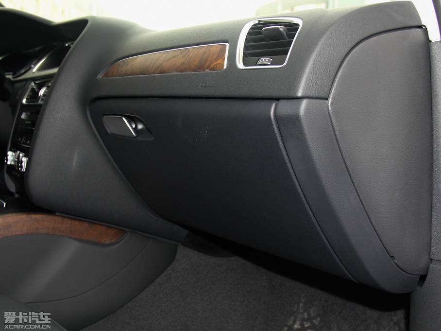 2015WA4L 35 TFSI ԄӼg