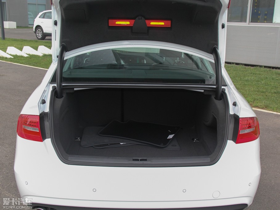 2015WA4L 35 TFSI ԄӼg