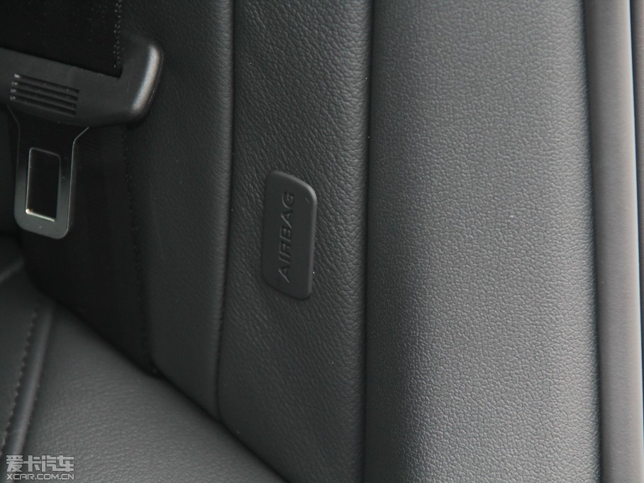 2015WA4L 35 TFSI ԄӼg