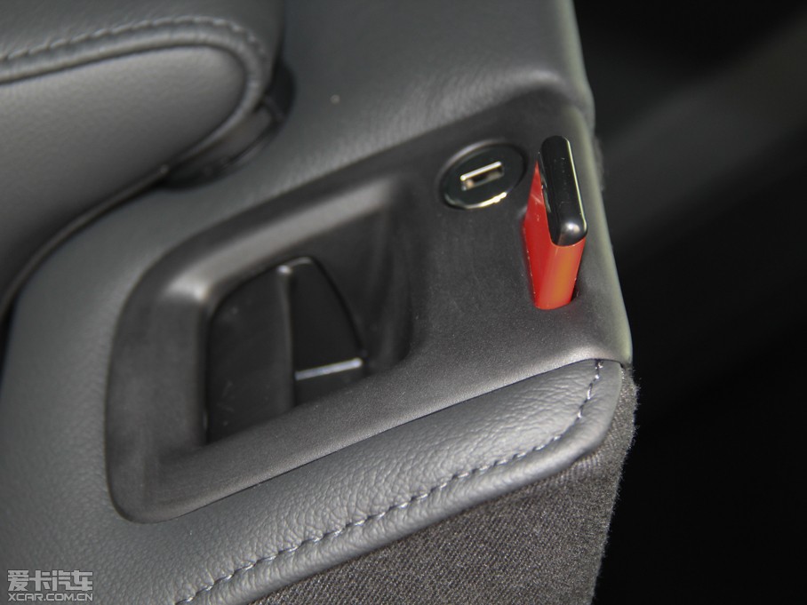 2015WA4L 35 TFSI ԄӼg