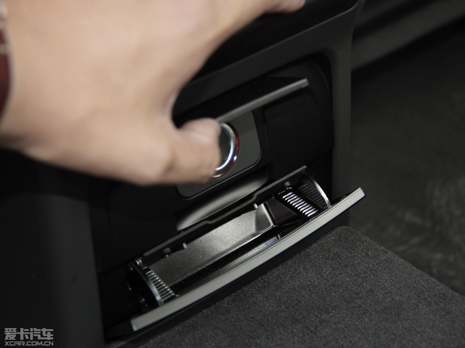 2015WA4L 35 TFSI ԄӼg