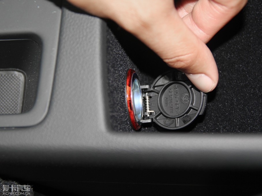 2015WA4L 35 TFSI ԄӼg