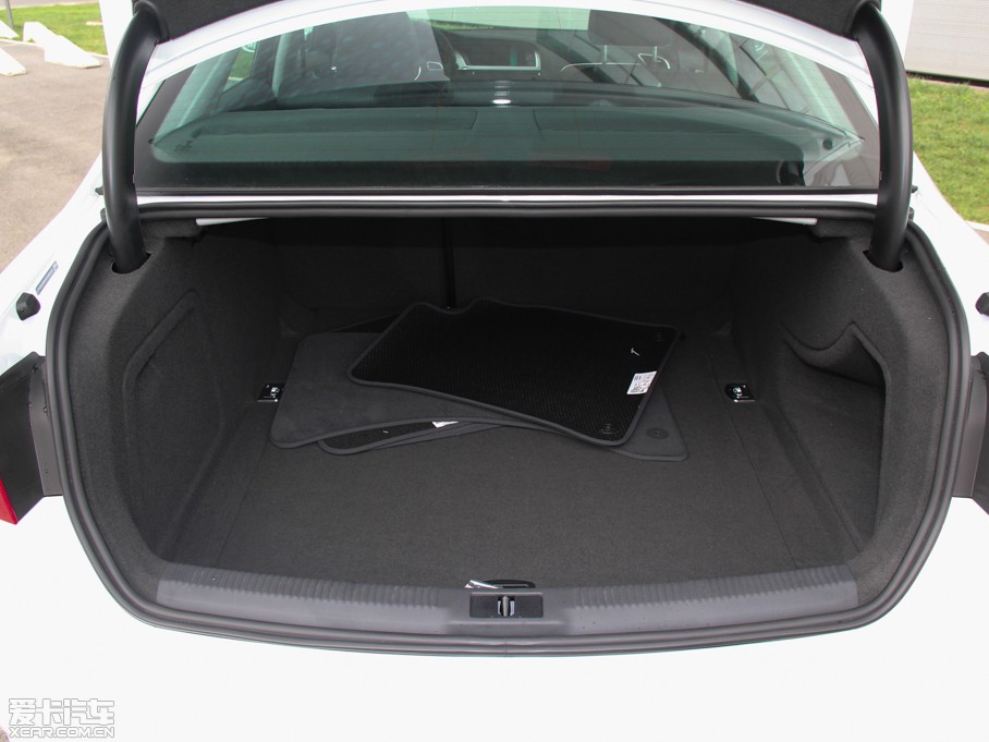 2015WA4L 35 TFSI ԄӼg