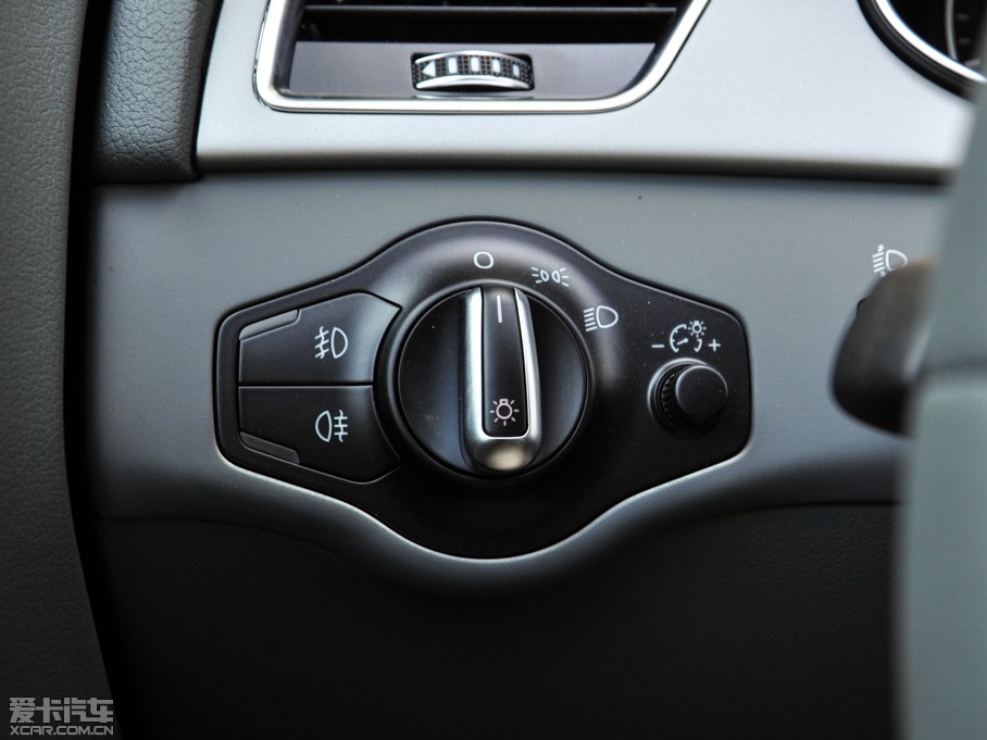 2015WA4L 30 TFSI քm