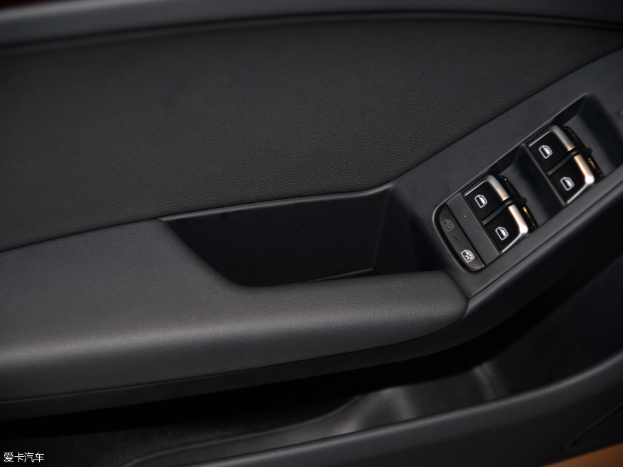 2015WA4L 35 TFSI 300fo