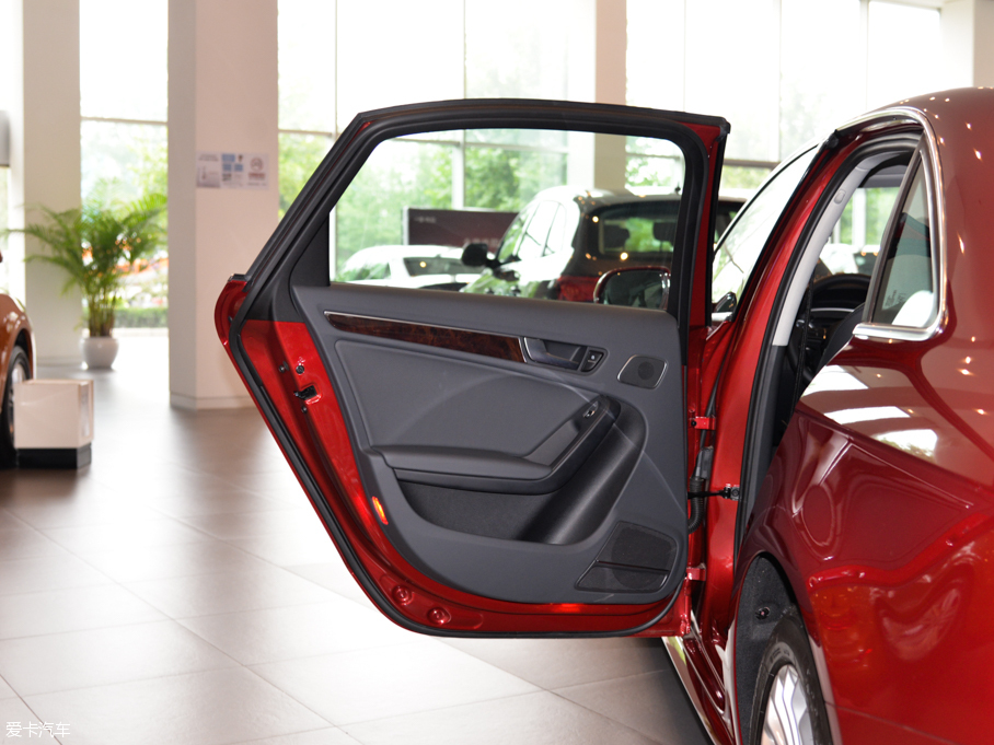 2015WA4L 35 TFSI 300fo