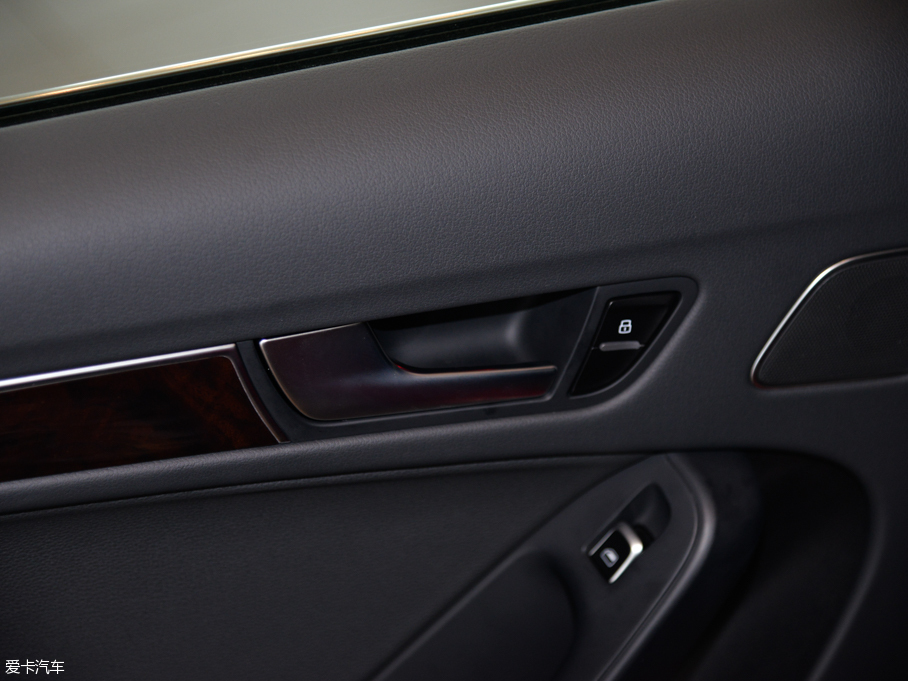 2015?yun)WA4L 35 TFSI 300fo(j)