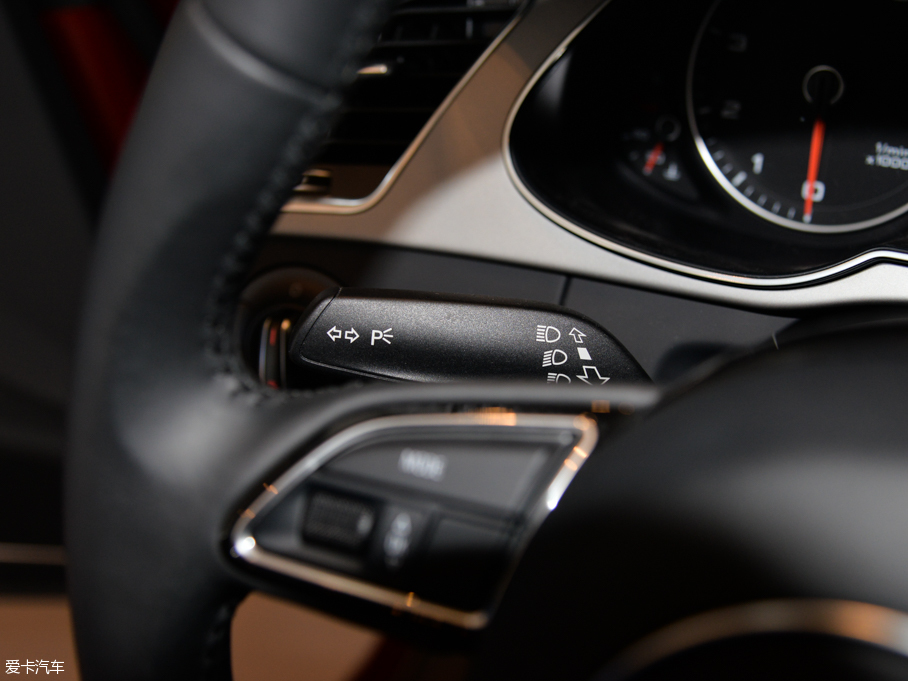 2015?yun)WA4L 35 TFSI 300f(wn)o(j)