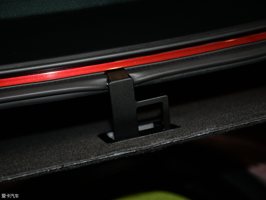 2015WA4L 35 TFSI 300fo(j)