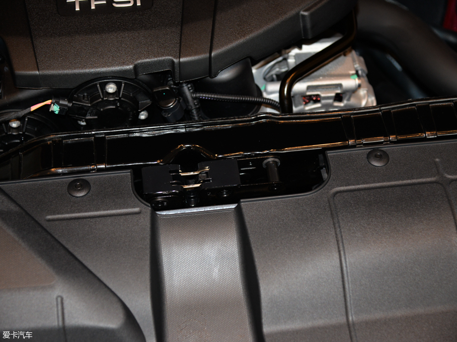 2015WA4L 35 TFSI 300fo