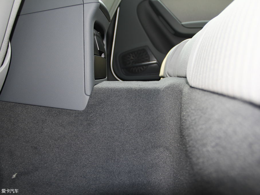 2015?yun)WA4L 35 TFSI 300fo(j)I(lng)