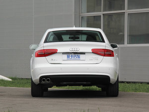 2015款35 TFSI 自动技术型 正后	