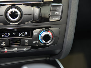2015款45 TFSI quattro个性运动版 中控区