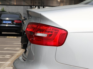 201535 TFSI 300foI ^