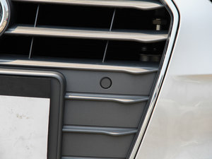 201535 TFSI 300foI ^