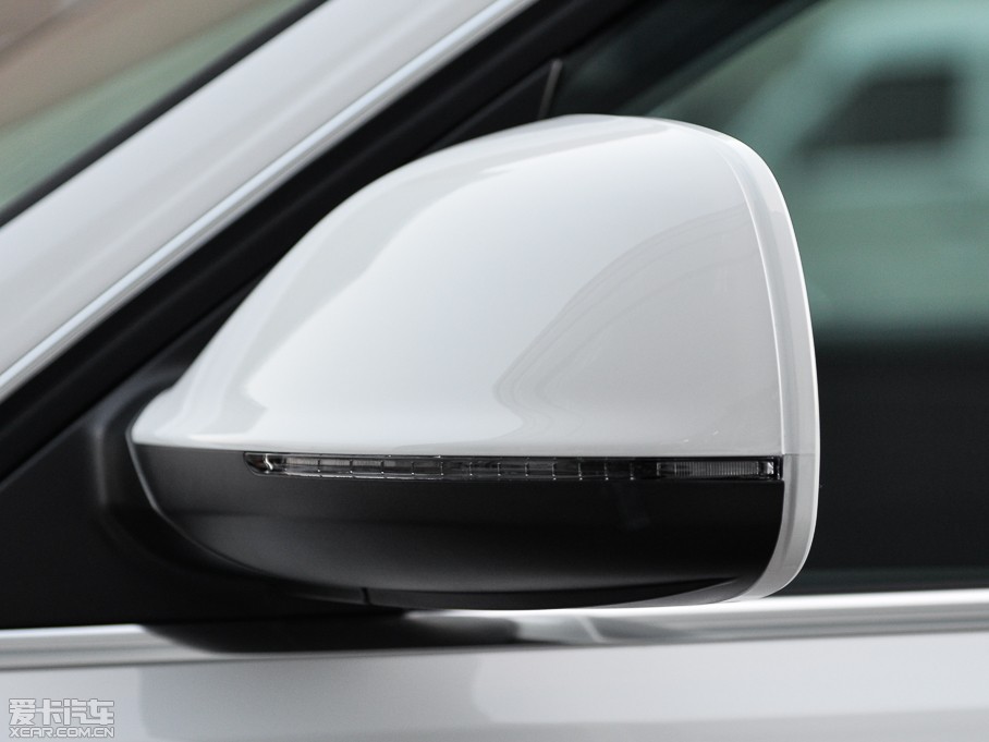 2015?yun)WQ5 40 TFSI m