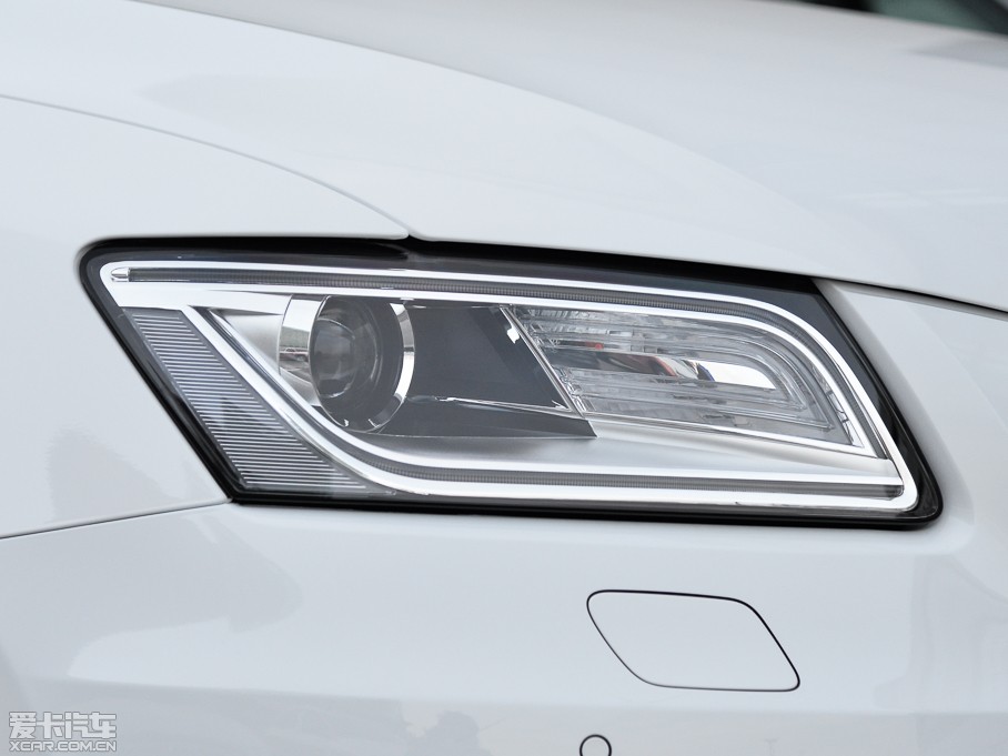 2015?yun)WQ5 40 TFSI m