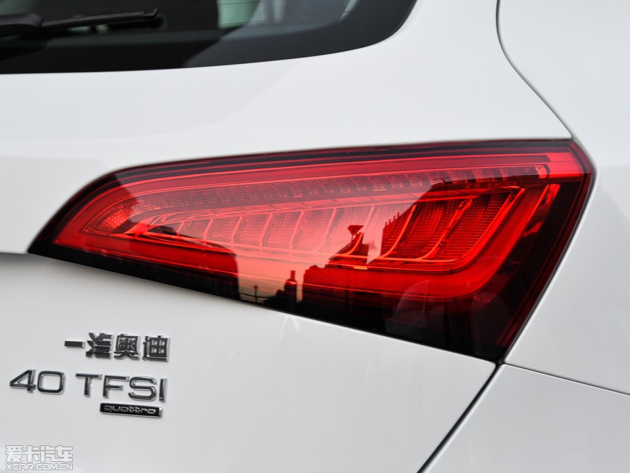 2015?yun)WQ5 40 TFSI m