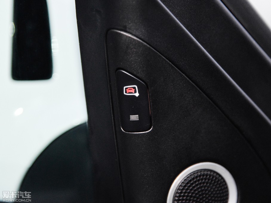 2015?yun)WQ5 40 TFSI m