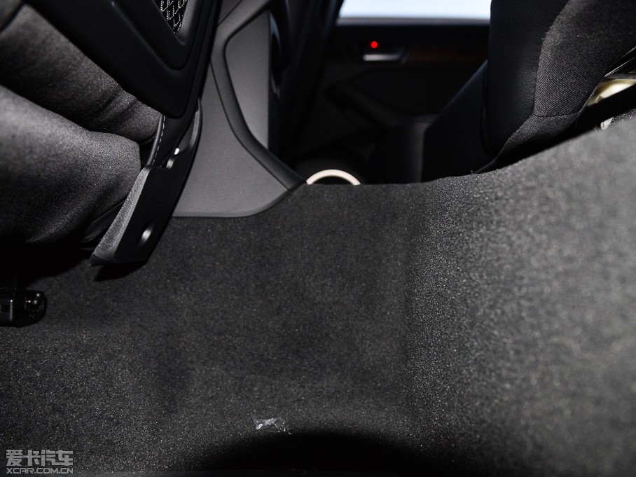 2015?yun)WQ5 40 TFSI m