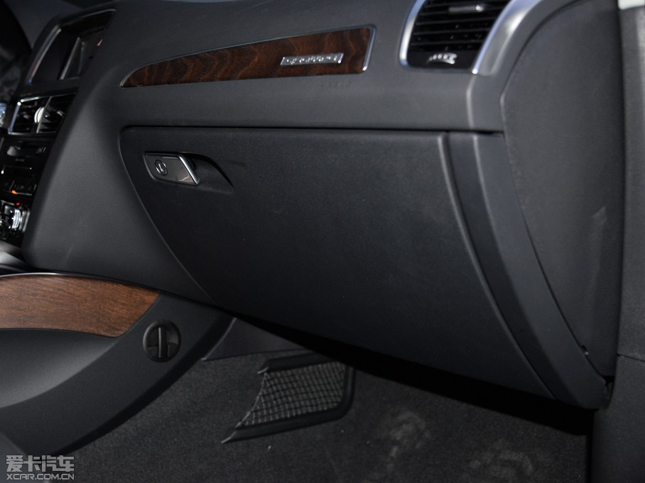 2015?yun)WQ5 40 TFSI m