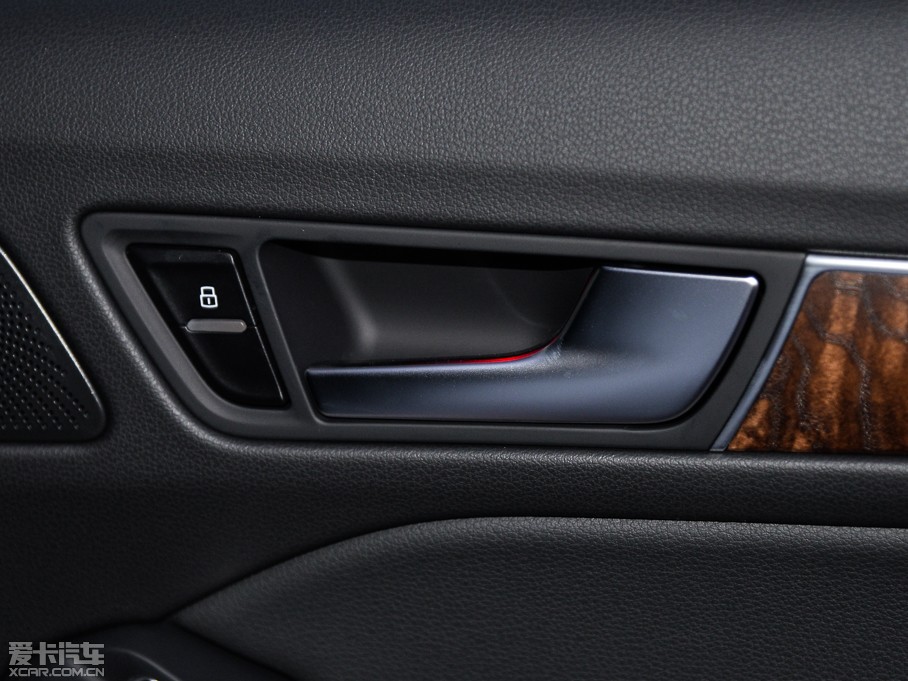 2015?yun)WQ5 40 TFSI m