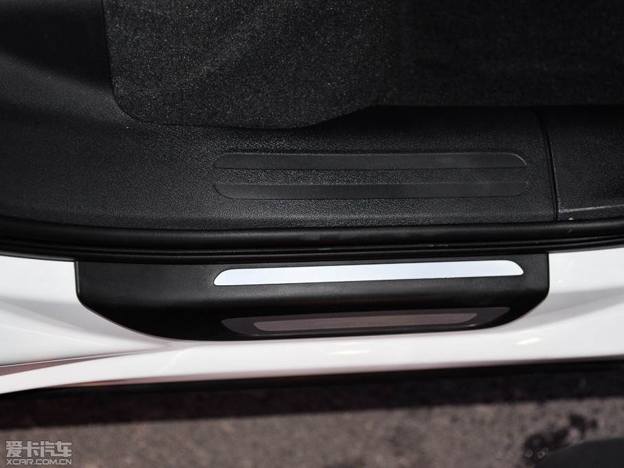 2015?yun)WQ5 40 TFSI m