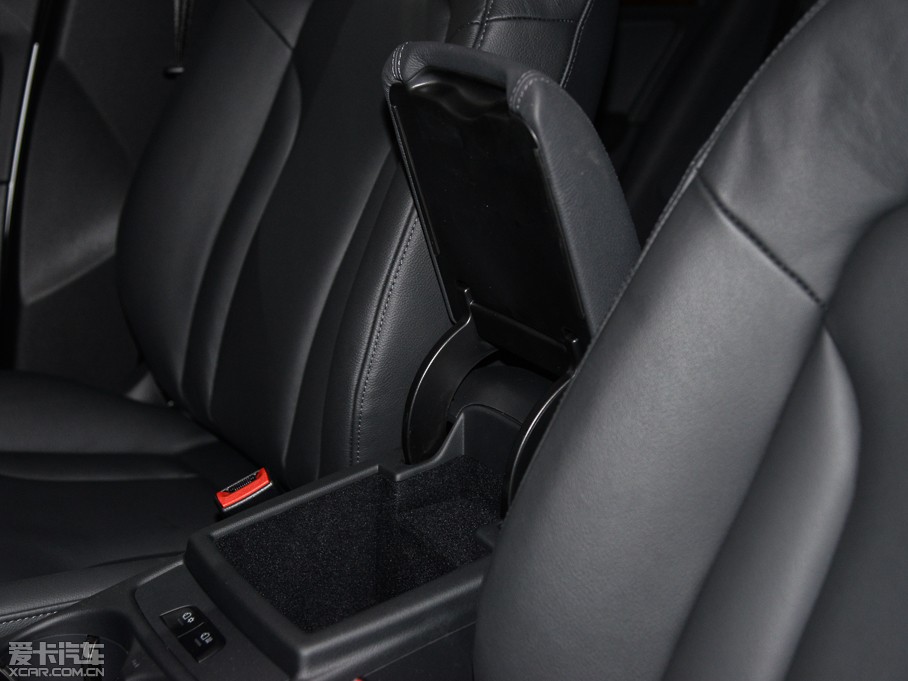 2015?yun)WQ5 40 TFSI m