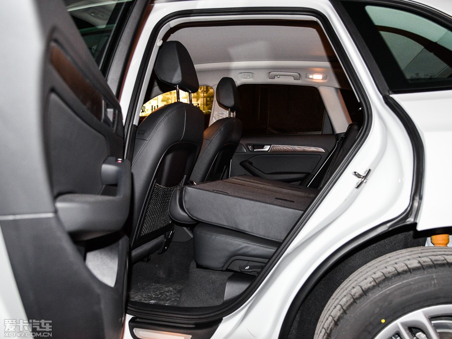 2015?yun)WQ5 40 TFSI m