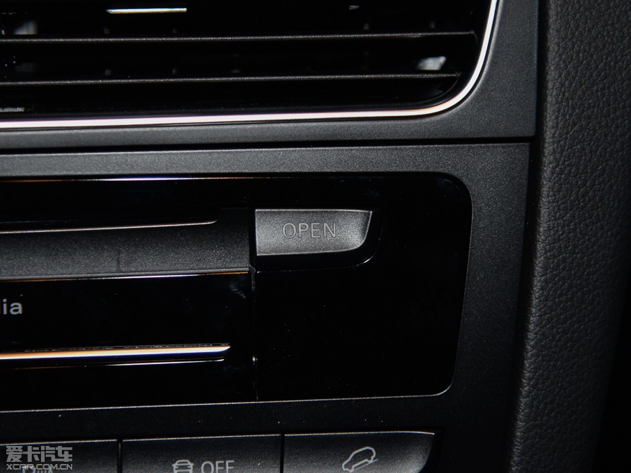 2015?yun)WQ5 40 TFSI m