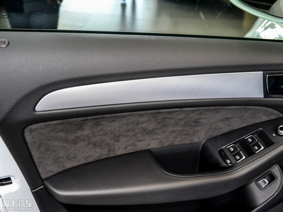 2015?yun)WQ5 40 TFSI (dng)