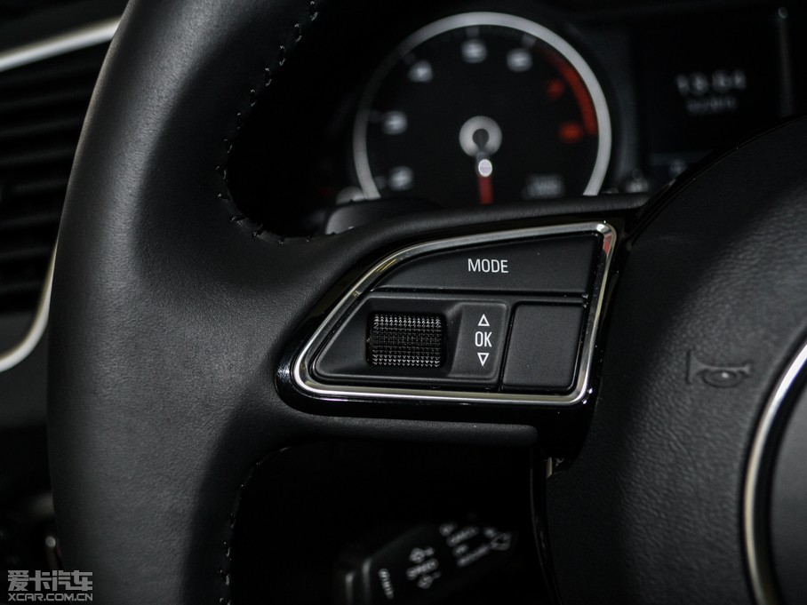 2015?yun)WQ5 40 TFSI (dng)