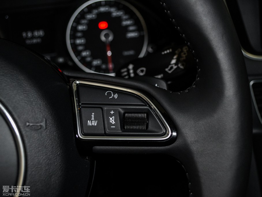 2015?yun)WQ5 40 TFSI (dng)