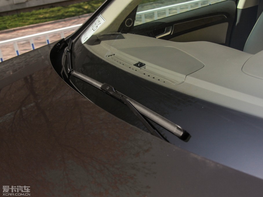 2015?yun)WQ5 40 TFSI A