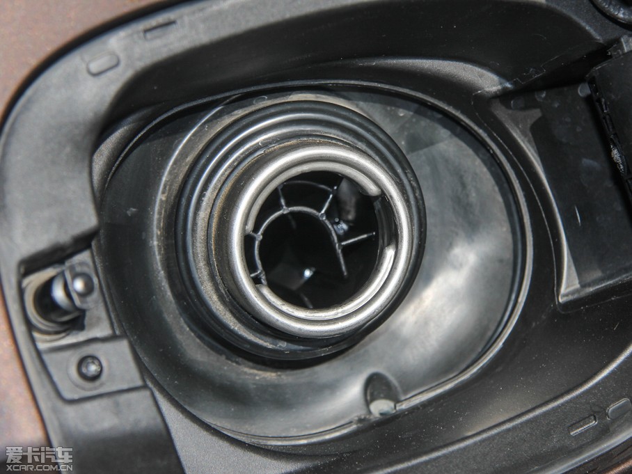 2015?yun)WQ5 40 TFSI A