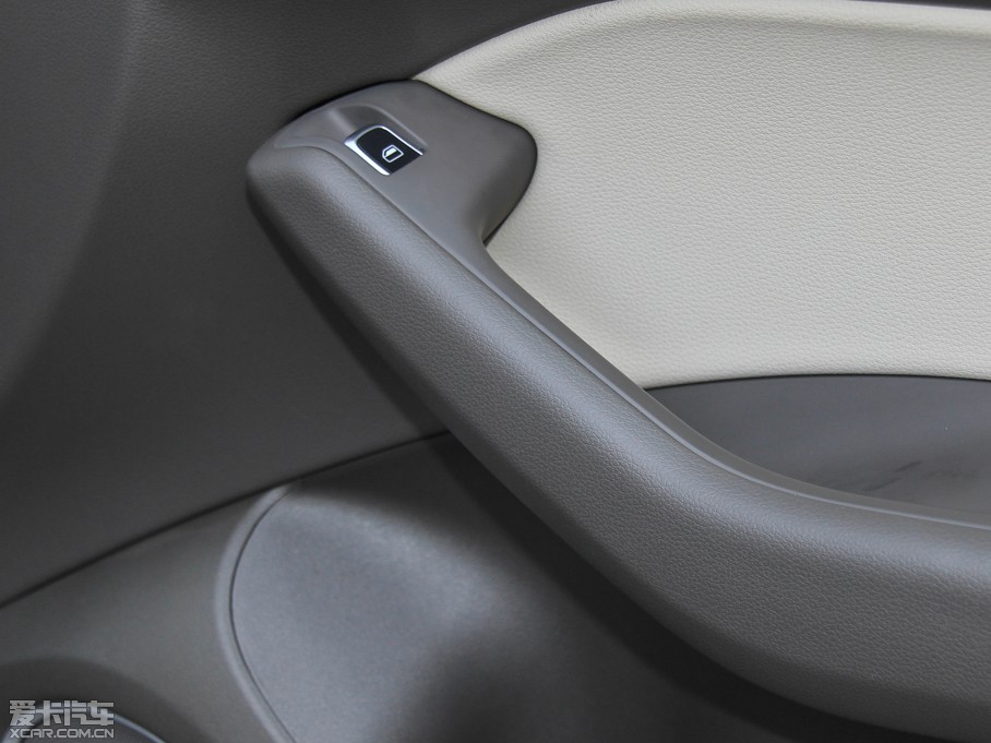 2015?yun)WQ5 40 TFSI A