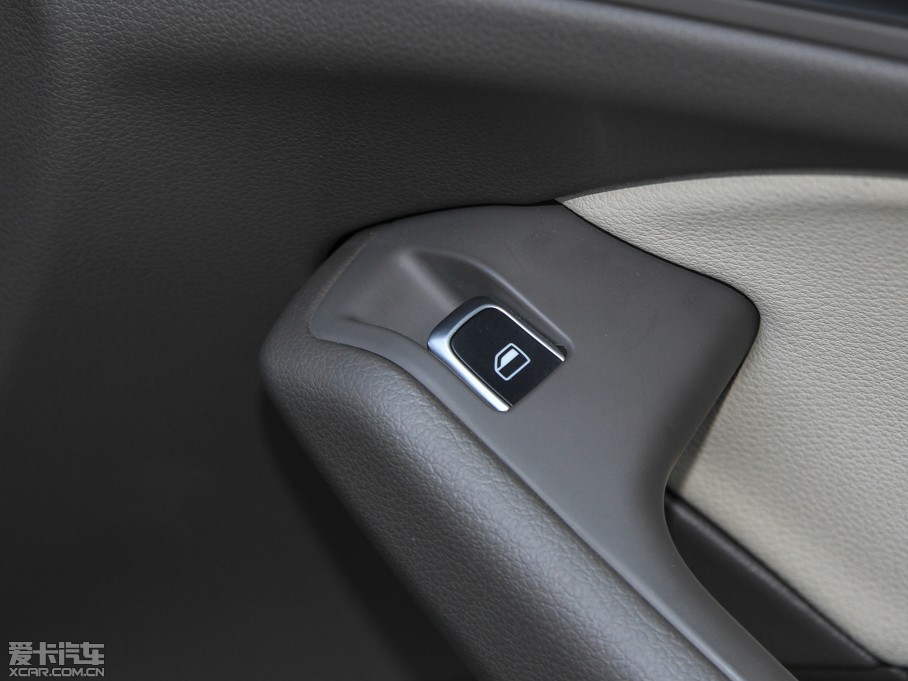 2015?yun)WQ5 40 TFSI A