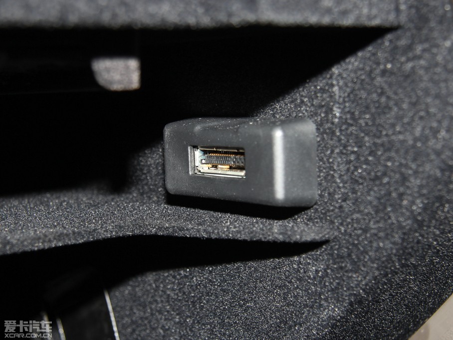 2015?yun)WQ5 40 TFSI A