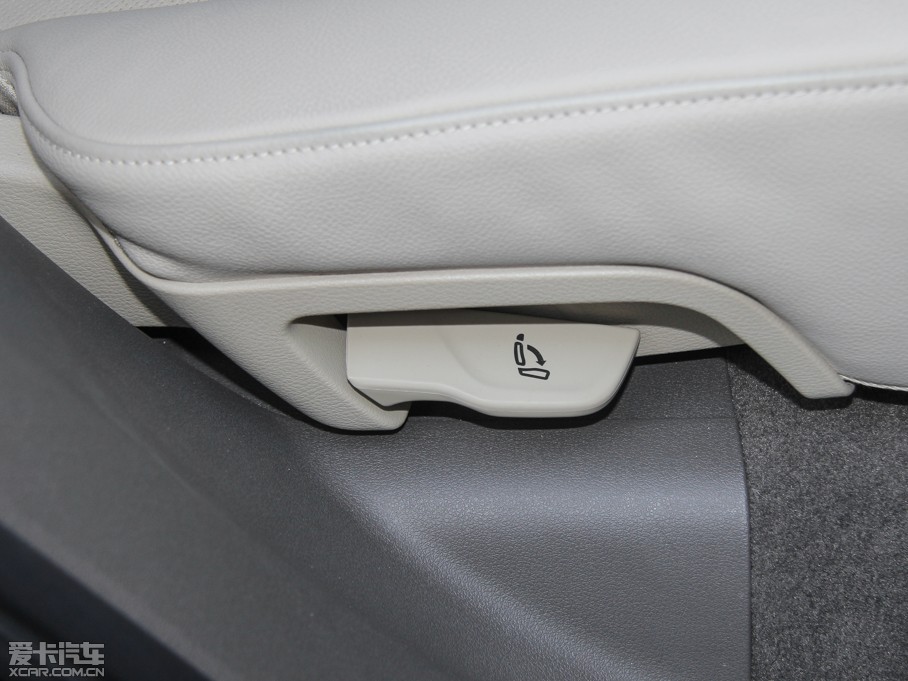 2015?yun)WQ5 40 TFSI A