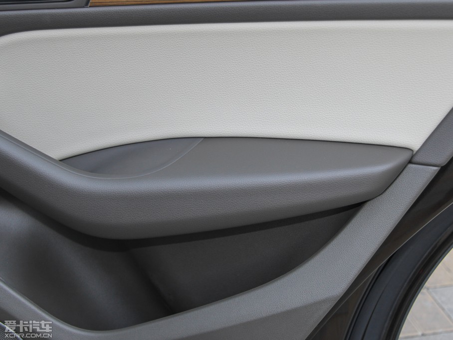 2015?yun)WQ5 40 TFSI A