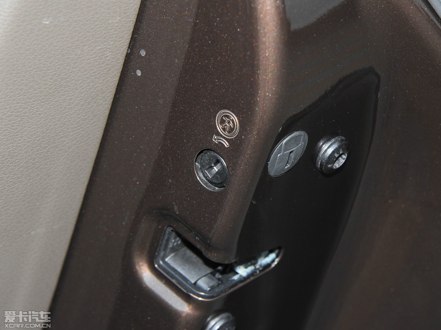 2015?yun)WQ5 40 TFSI A